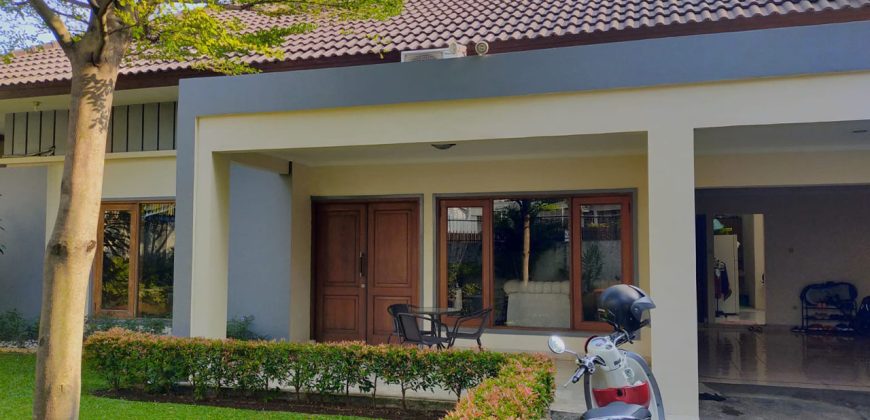 Rumah Taman Belakang Super Luas
